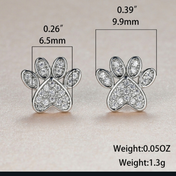🐾🐾NEW🐾🐾Super Adorable Paw Print earrings with CZ'S - Picture 5 of 13